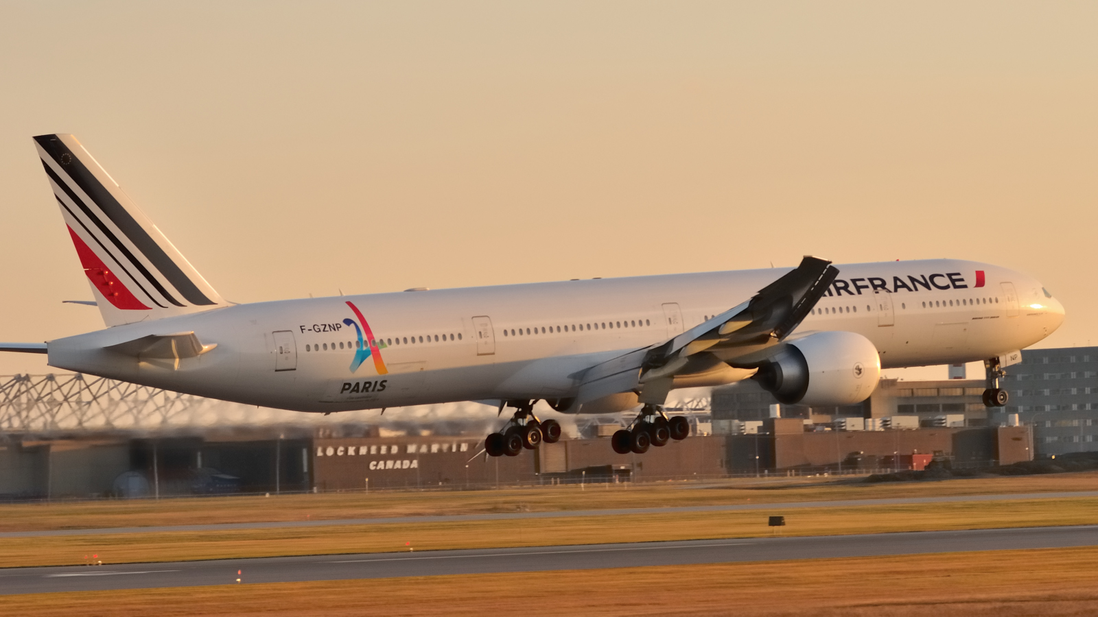 F-GZNP · Boeing 777-328/ER · (YUL / CYUL)