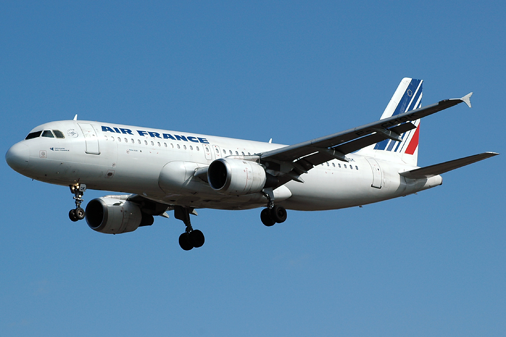 F-GHQK · Airbus A320-211 · (LIS / LPPT)