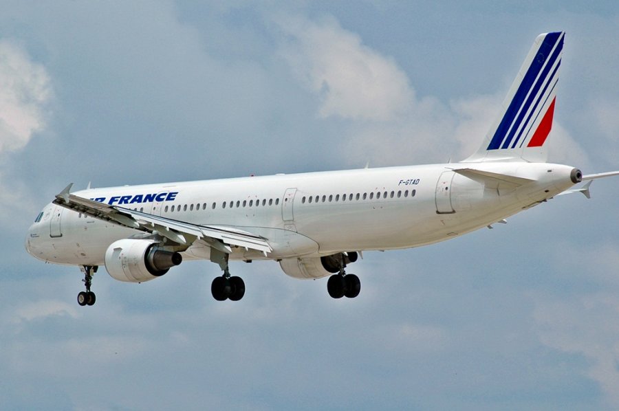 F-GTAD · Airbus A321-212 · (LIS / LPPT)