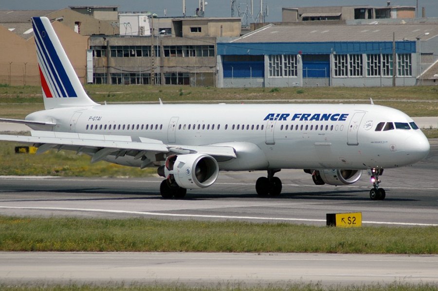 F-GTAI · Airbus A321-211 · (LIS / LPPT)