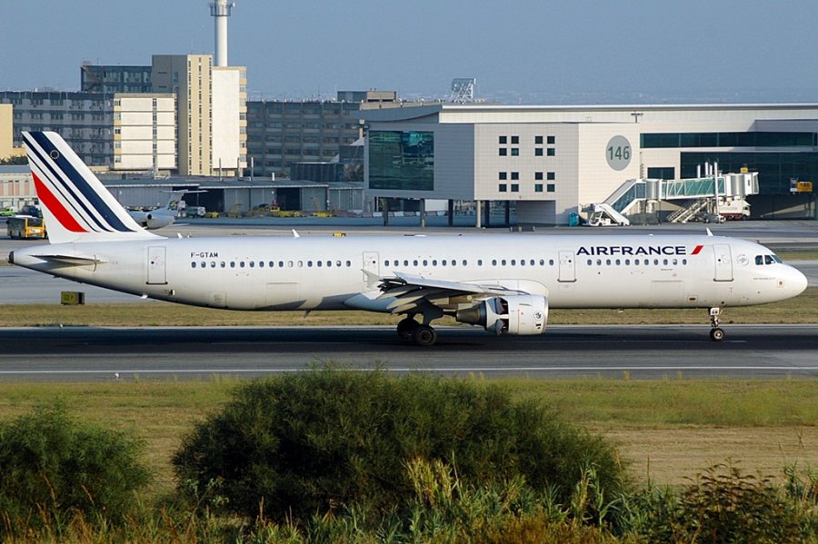 F-GTAM · Airbus A321-211 · (LIS / LPPT)