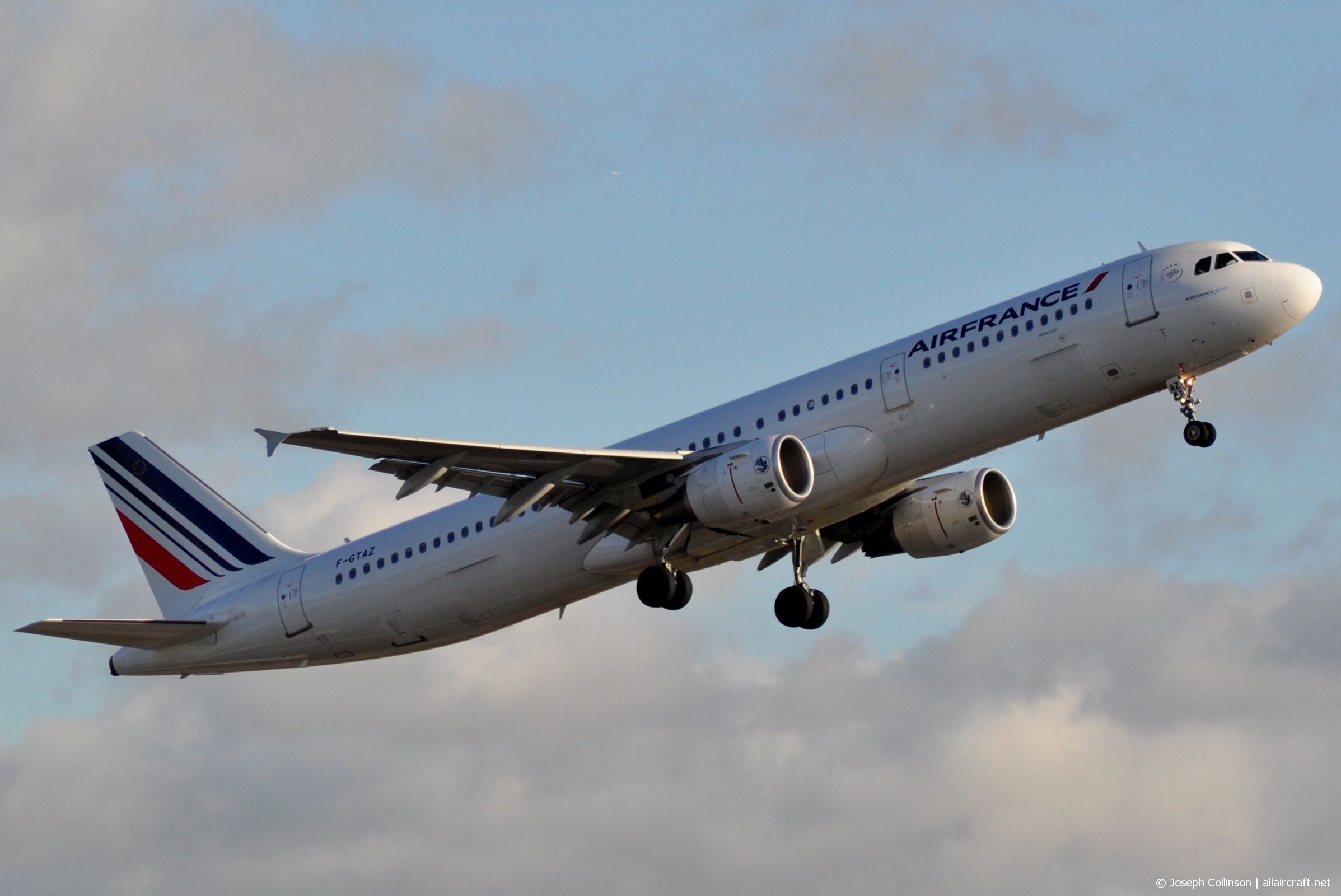 F-GTAZ · Airbus A321-212 · (MAN / EGCC)