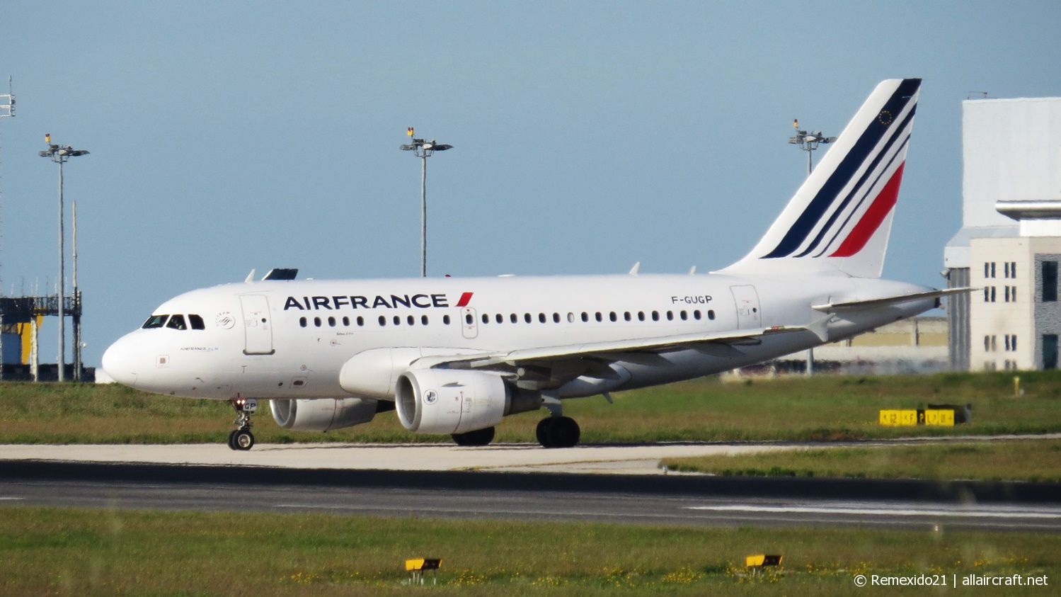 F-GUGP · Airbus A318-111 · (LIS / LPPT)