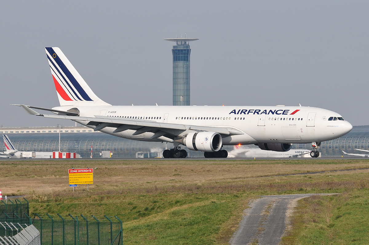 F-GZCB · Airbus A330-203 · (CDG / LFPG)
