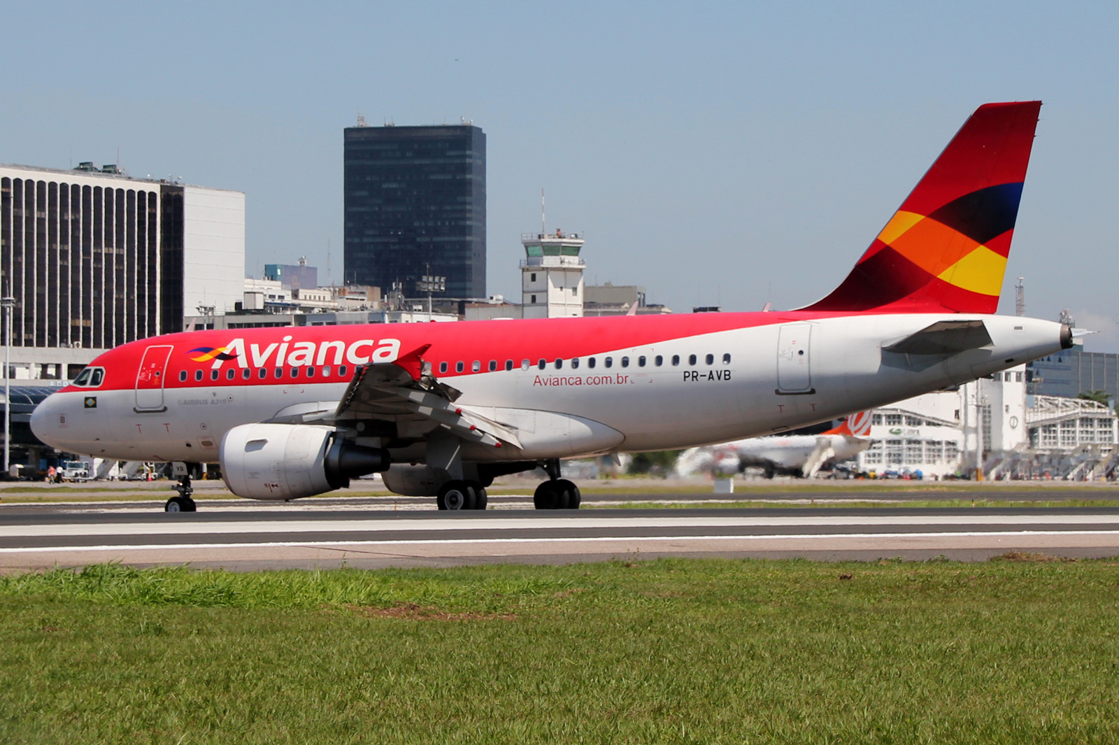 PR-AVB · Airbus A319-115 · (SDU / SBRJ)