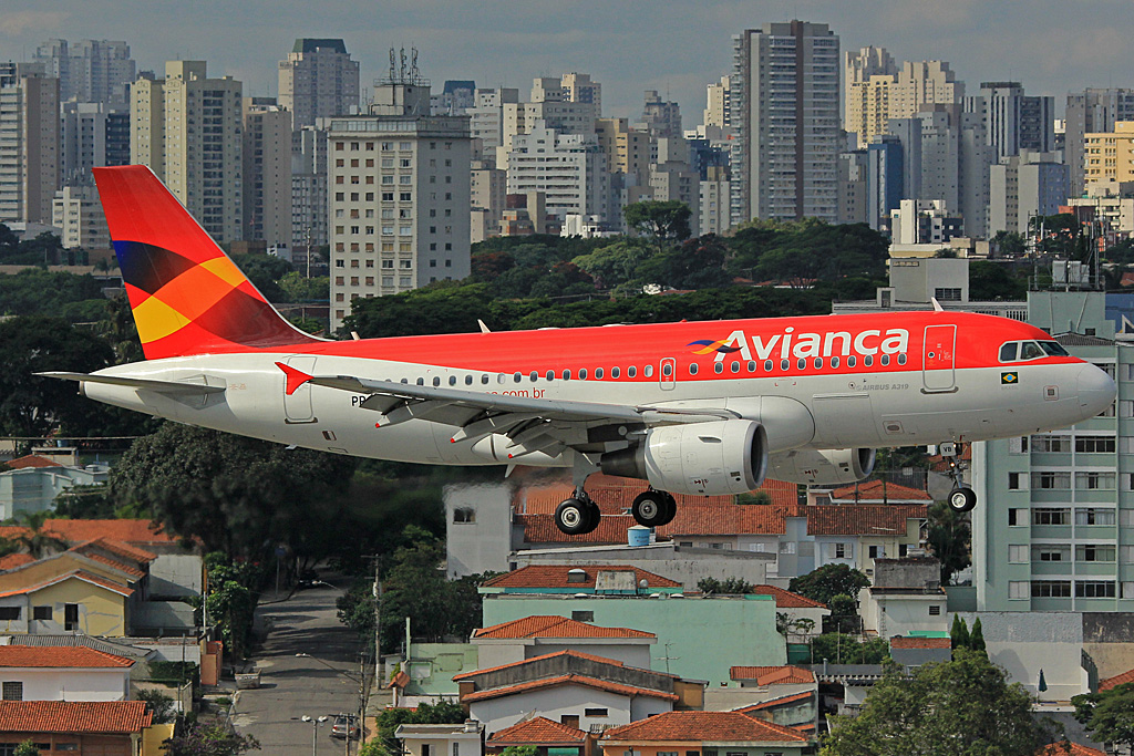 PR-AVB · Airbus A319-115 · (CGH / SBSP)