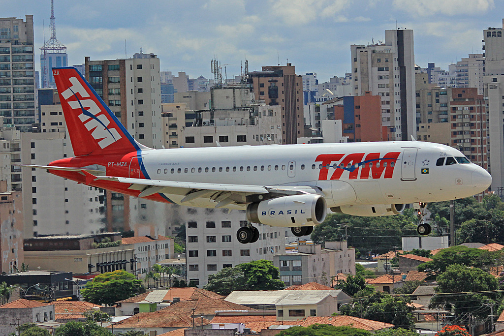 PT-MZA · Airbus A319-132 · (CGH / SBSP)