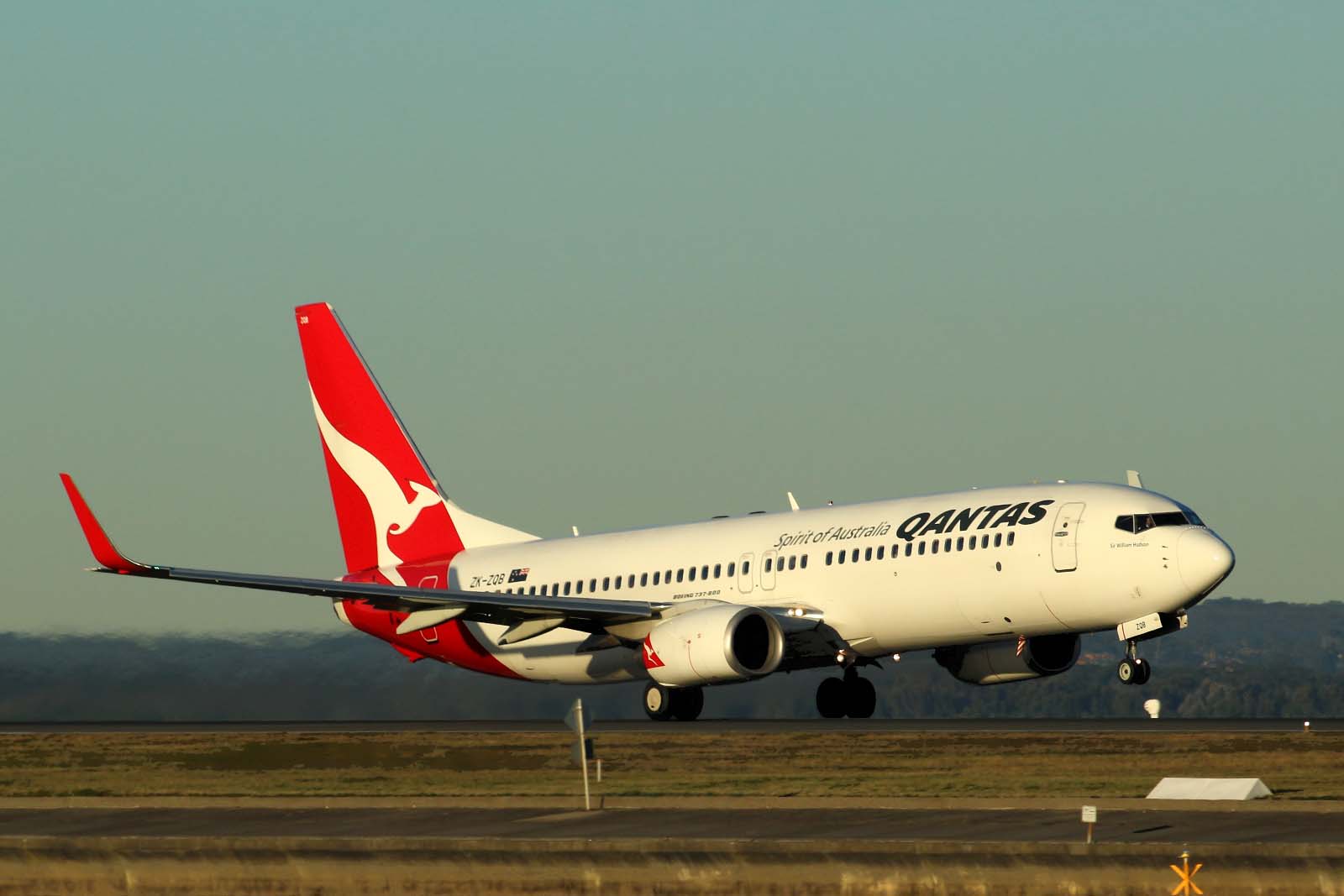 ZK-ZQB · Boeing 737-838(WL) · (SYD / YSSY)