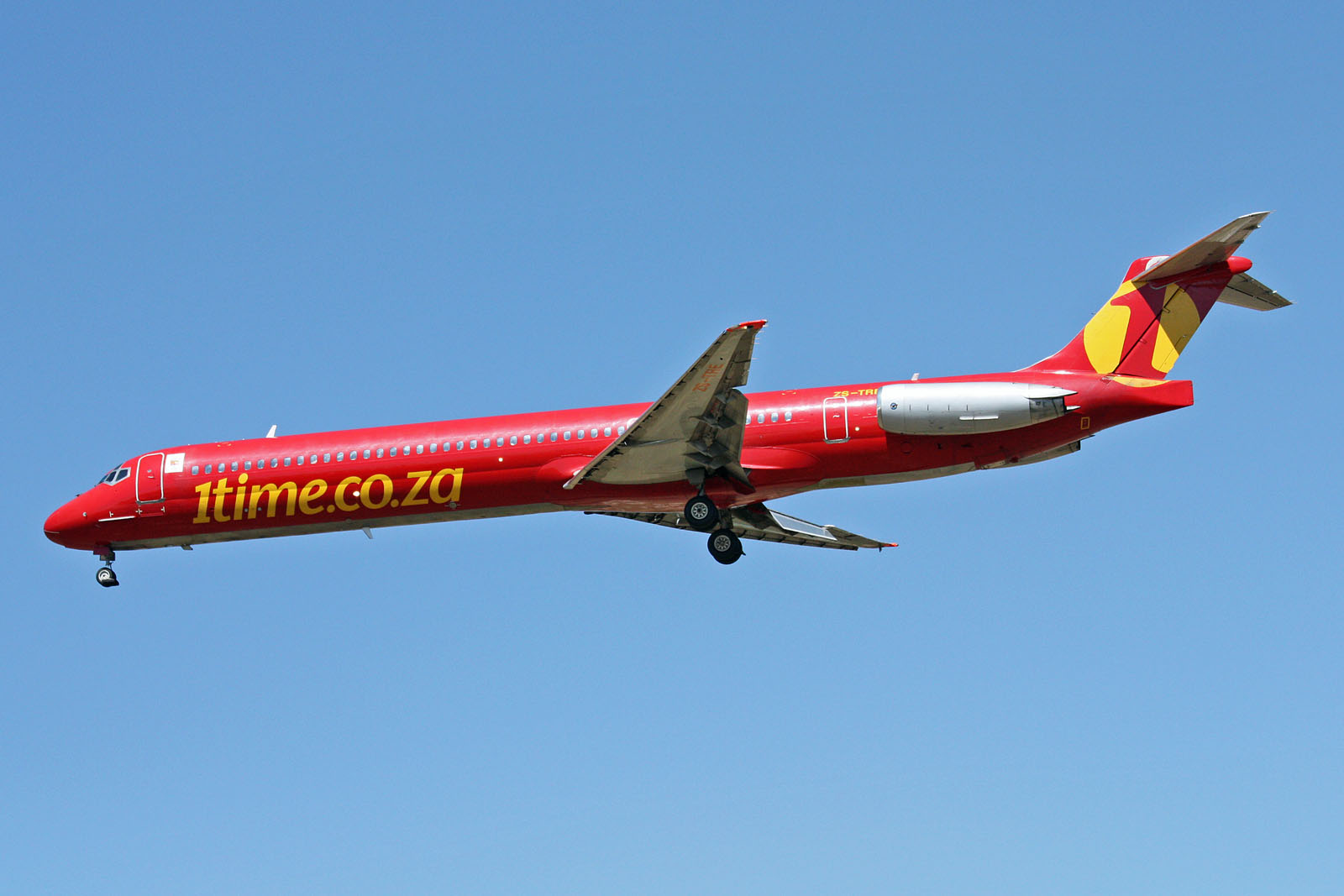 ZS-TRE · McDonnell Douglas MD-82 · (JNB / FAOR)
