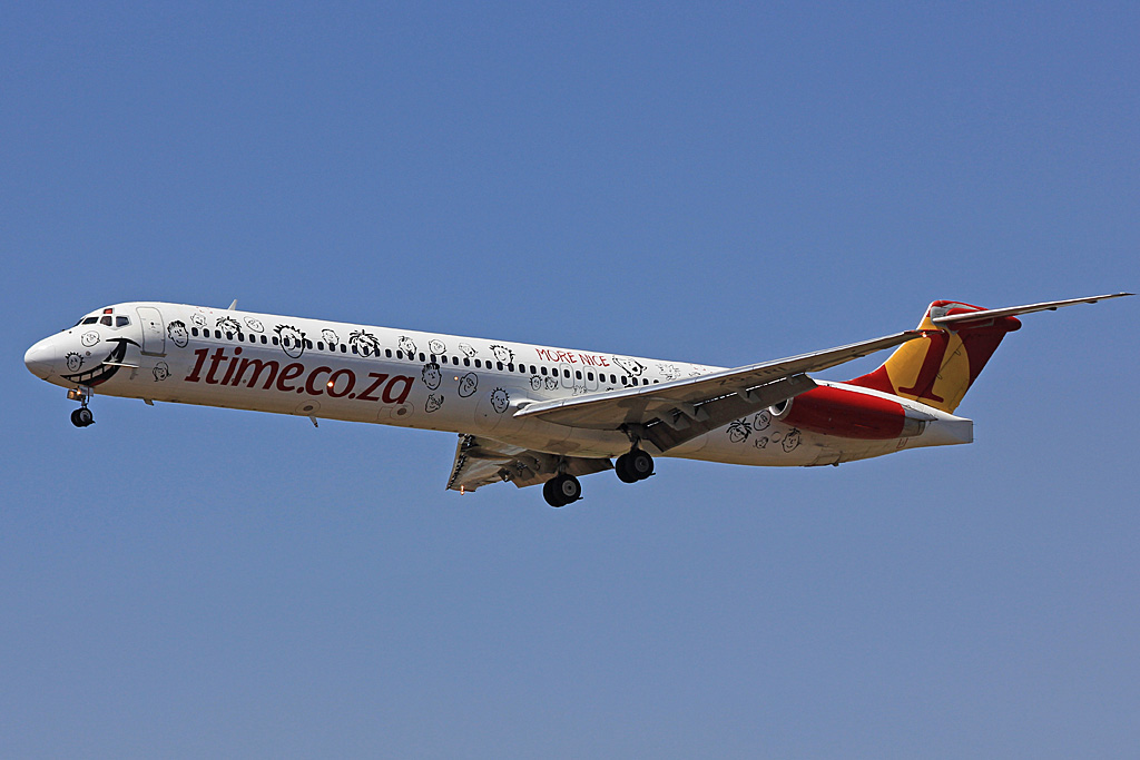 ZS-TRI · McDonnell Douglas MD-83 · (JNB  / FAJS)