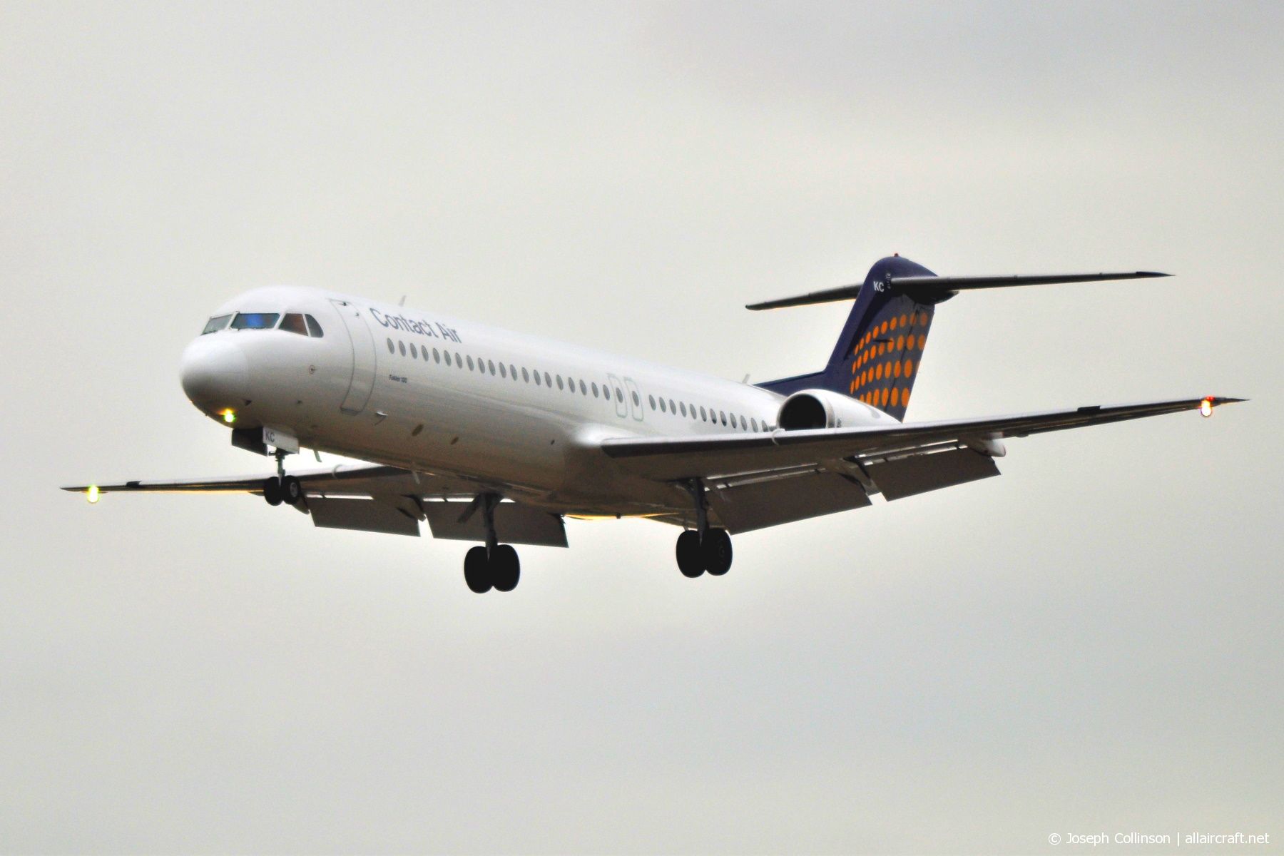 D-AFKC · Fokker 100 · (LHR / EGLL)