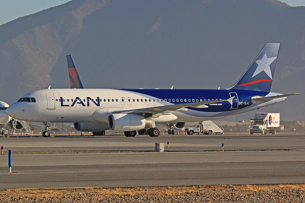 CC-BAI · Airbus A320-233 · (SCL / SCEL)