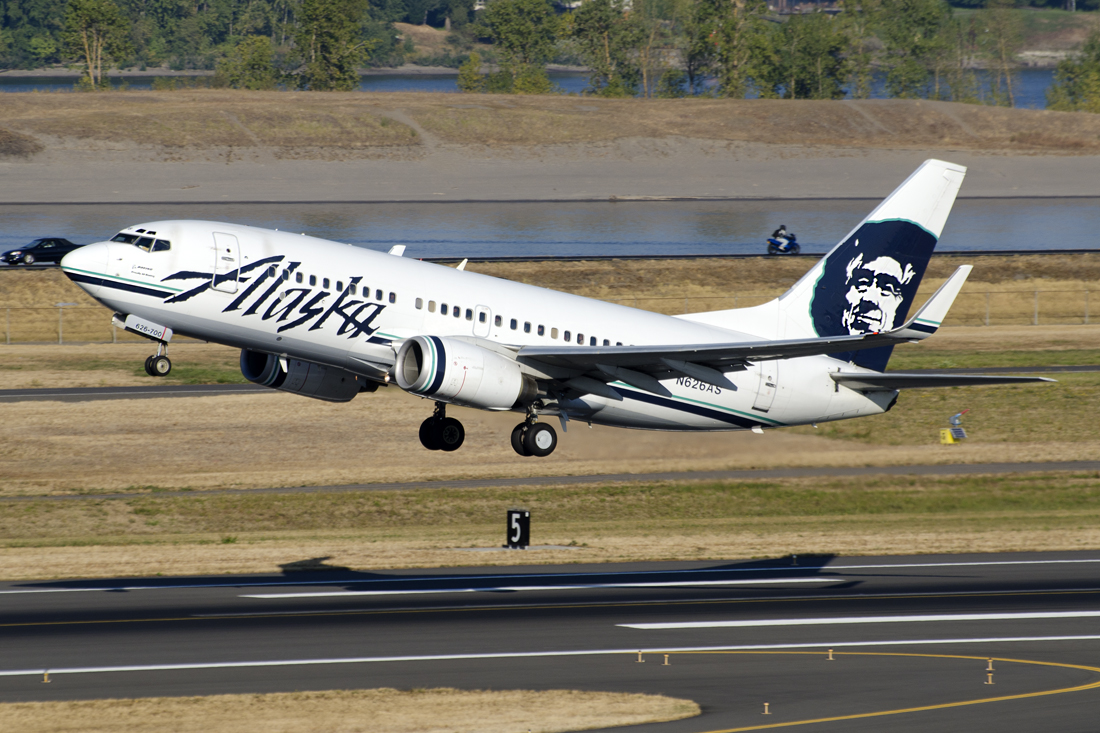 N626AS · Boeing 737-790 · (LAX / KLAX)