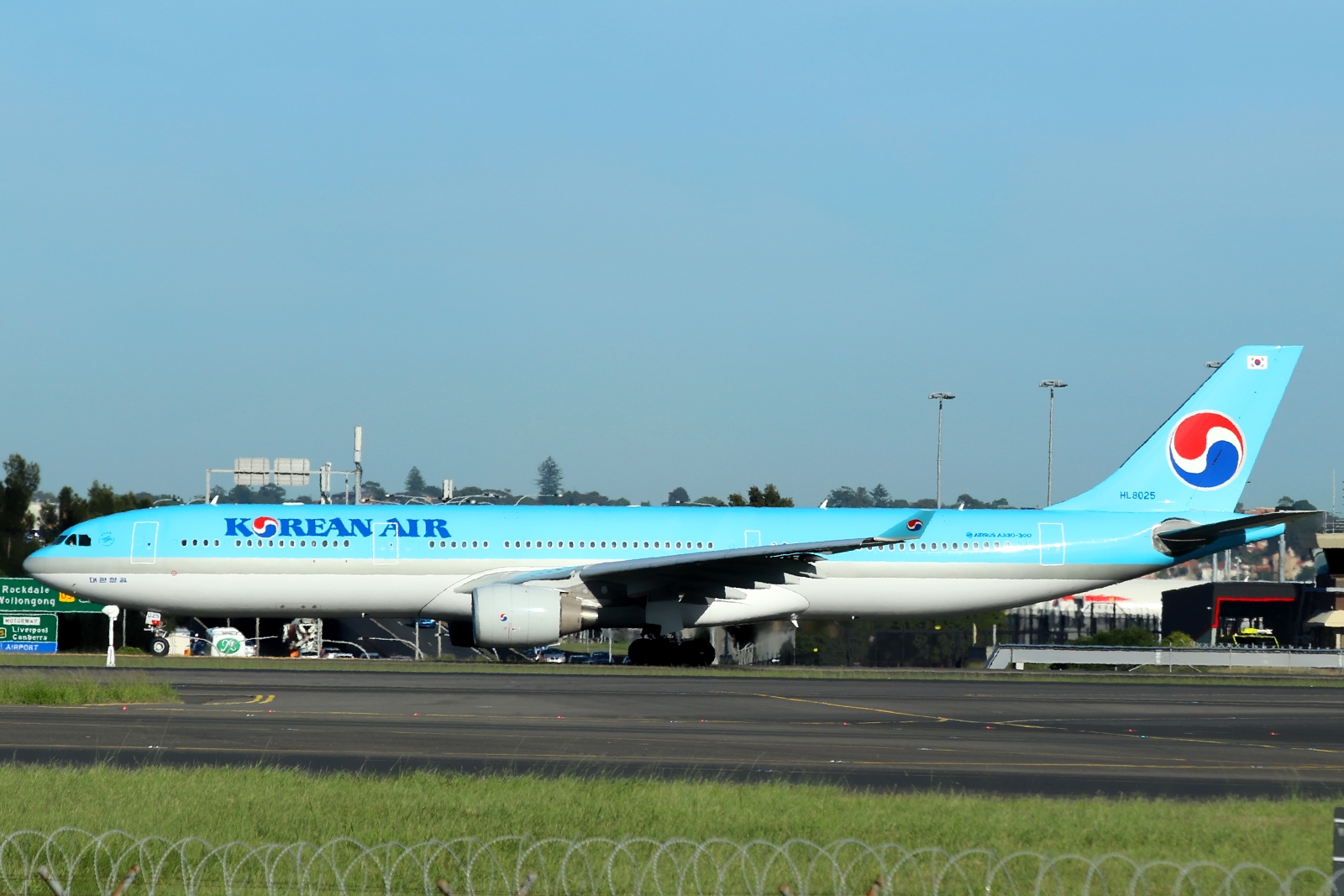 HL8025 · Airbus A330-323 · (SYD / YSSY)