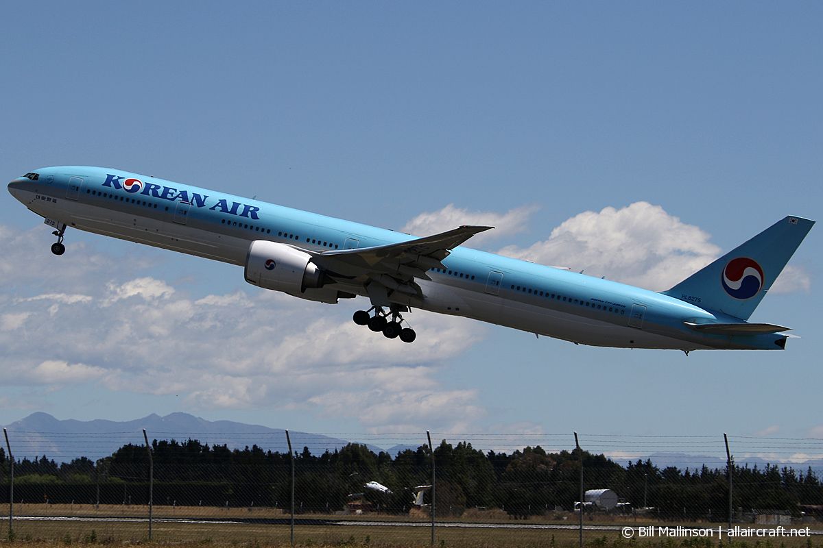 HL8275 · Boeing 777-3B5/ER · (CHC / NZCH)