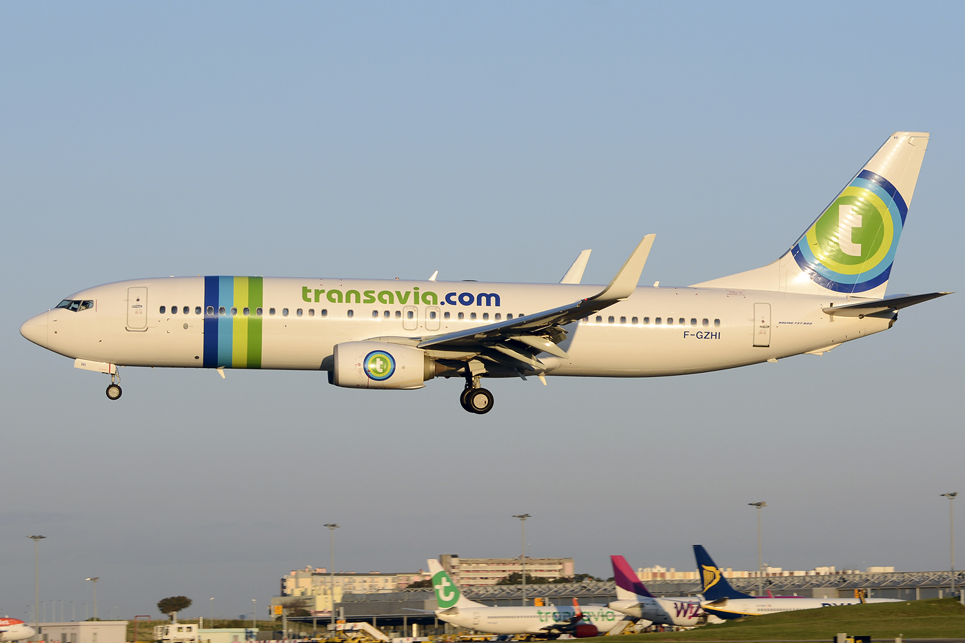 F-GZHI · Boeing 737-86J(WL) · (LIS / LPPT)