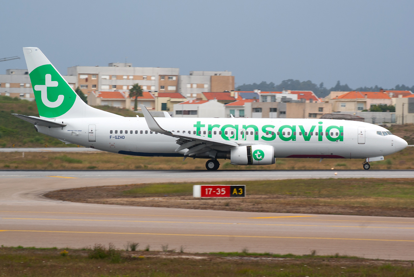 F-GZHD · Boeing 737-8K2 · (OPO / LPPR)