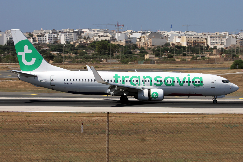 F-HUYF · Boeing 737-8JPW · MLA / LMML