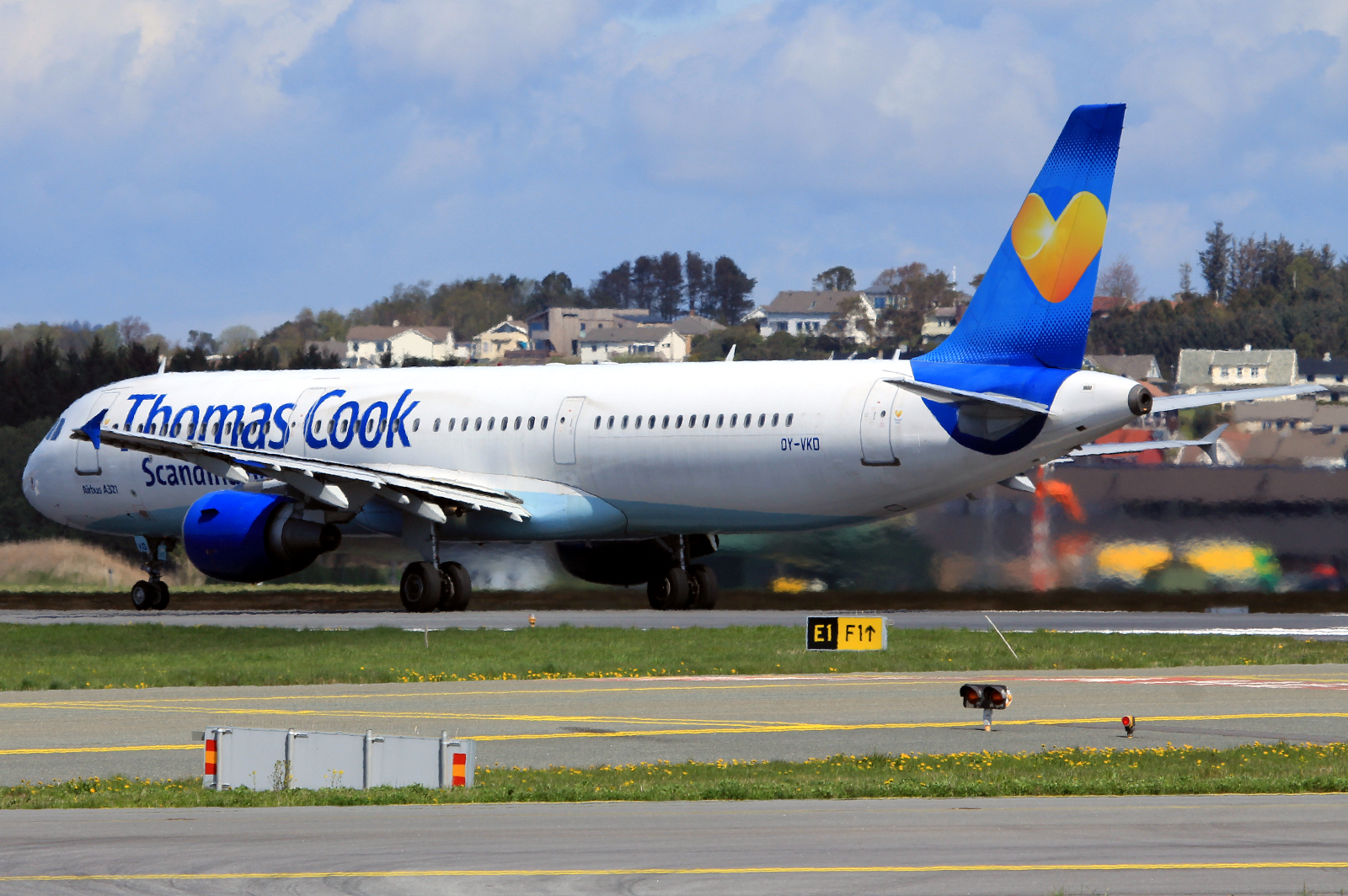 OY-VKD · Airbus A321-211 · (SVG / ENZV)