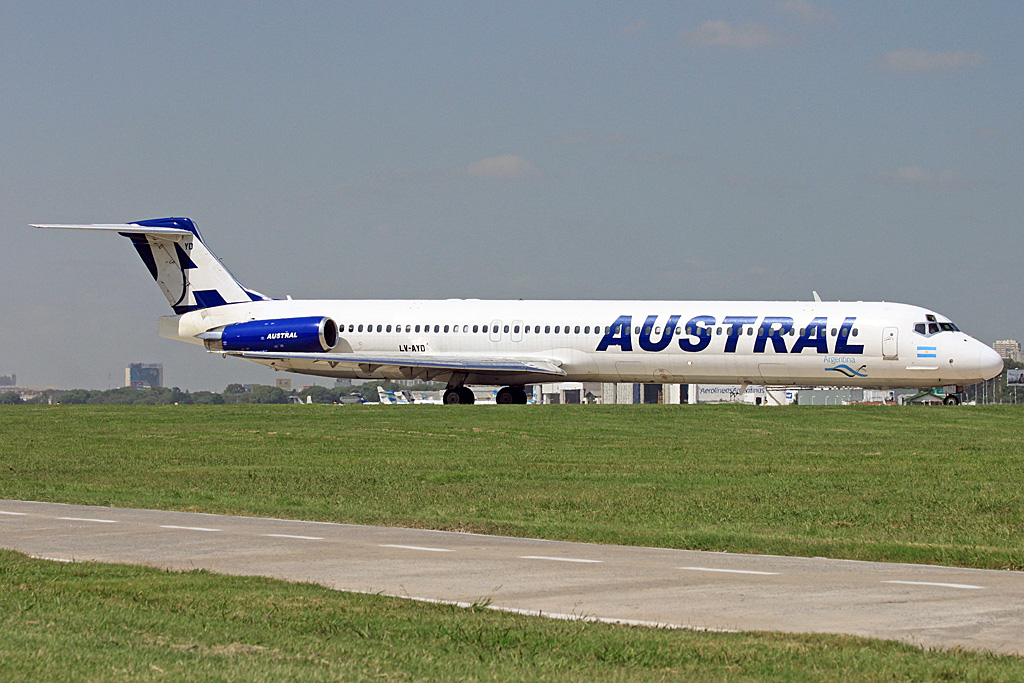 LV-AYD · McDonnell Douglas MD-83 · (AEP / SABE)
