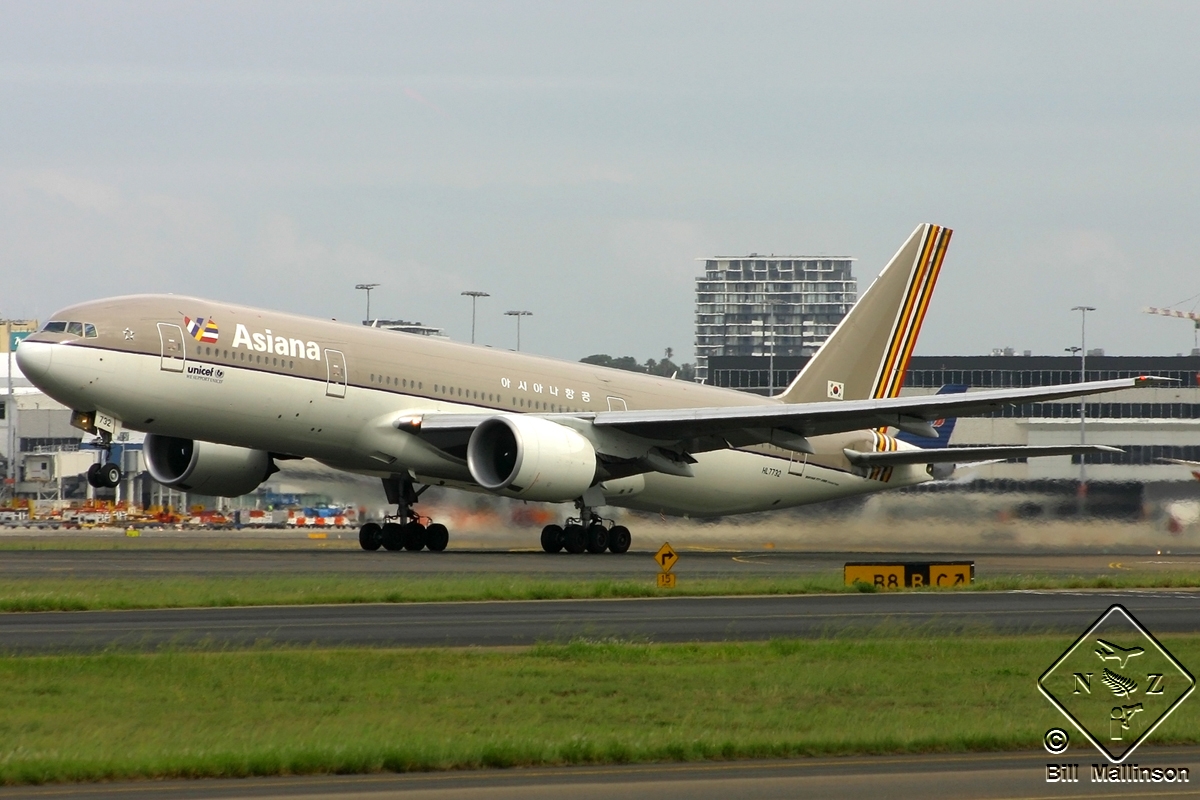 HL7732 · Boeing 777-28E/ER · (SYD / YSSY)