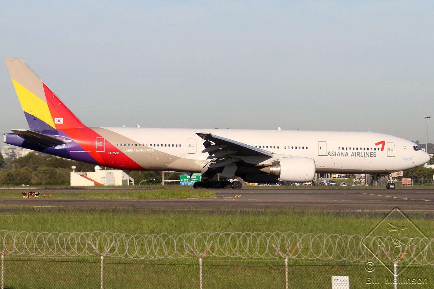HL7500 · Boeing 777-28E/ER · (SYD / YSSY)