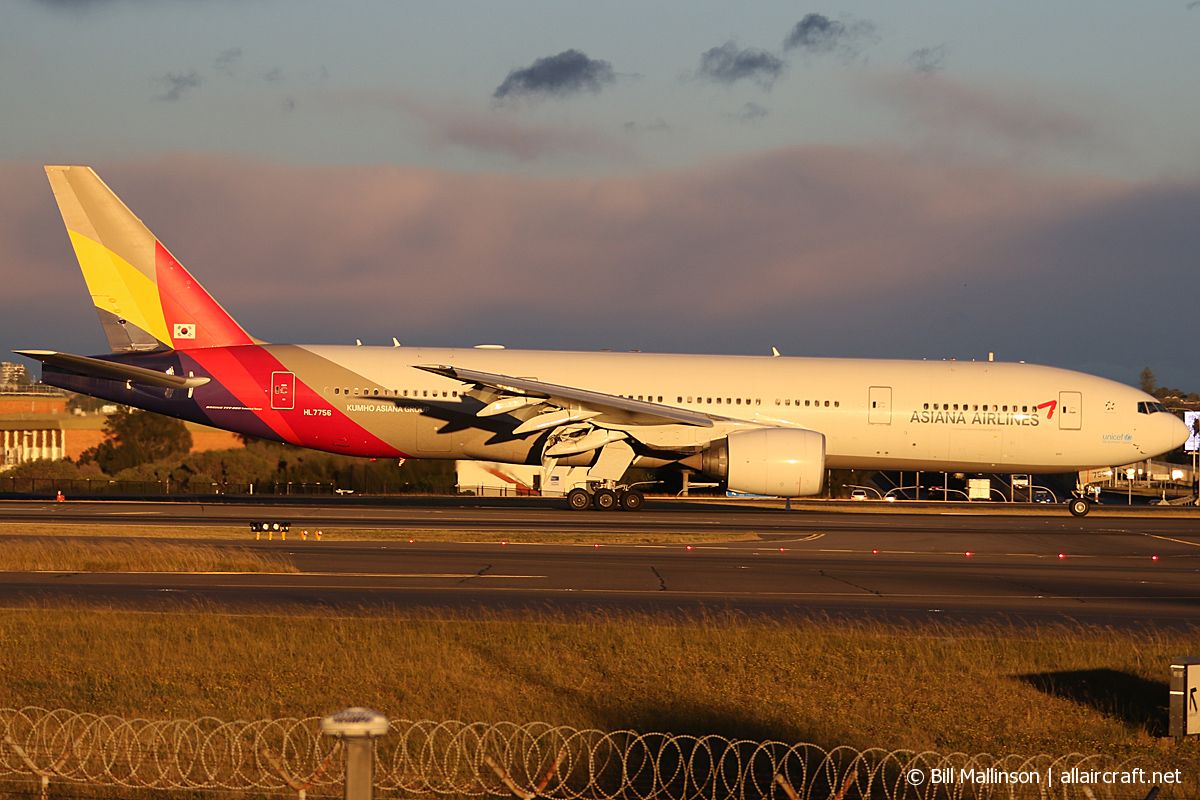HL7756 · Boeing 777-28E/ER · (SYD / YSSY)