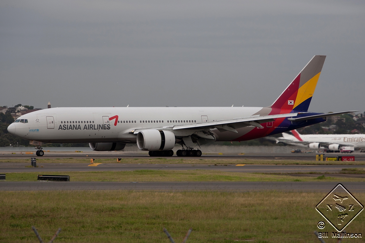 HL7597 · Boeing 777-28E/ER · (SYD / YSSY)
