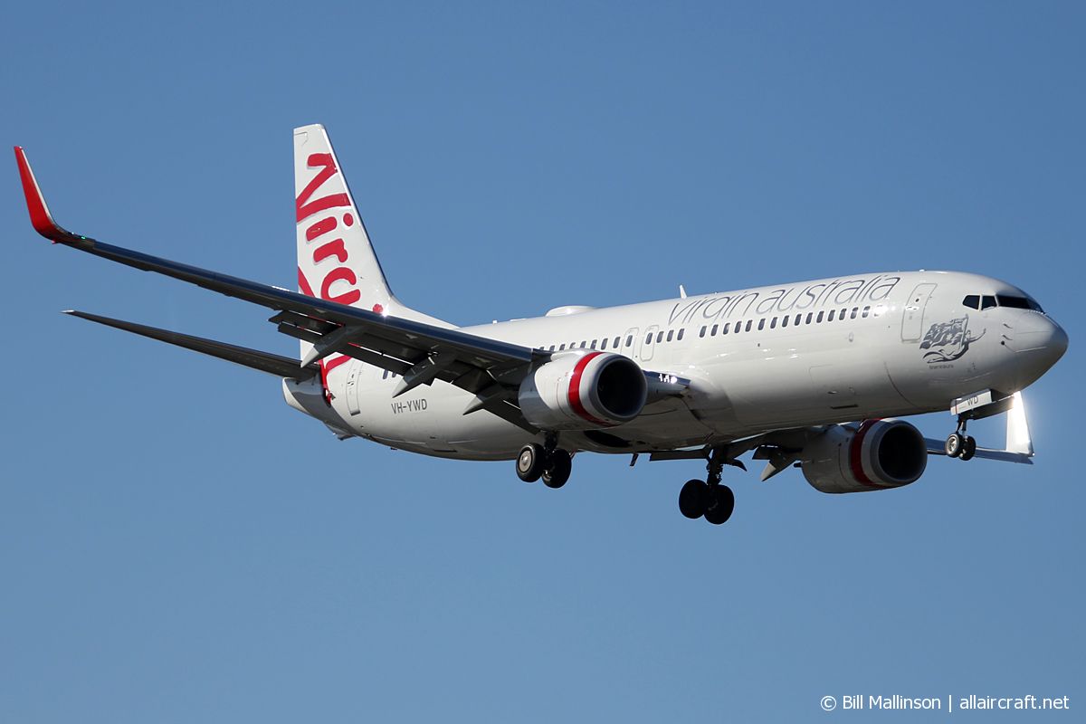 VH-YWD · Boeing 737-8FE(WL) · (SYD / YSSY)