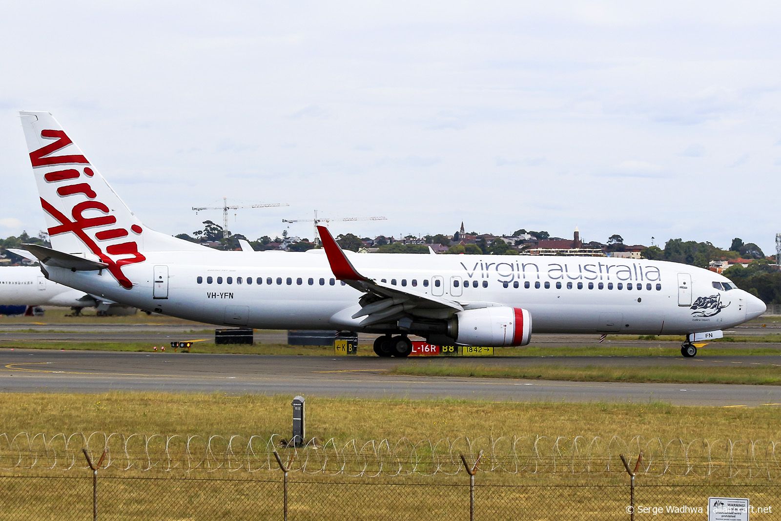 VH-YFN · Boeing 737-8FE(WL) · (SYD / YSSY)