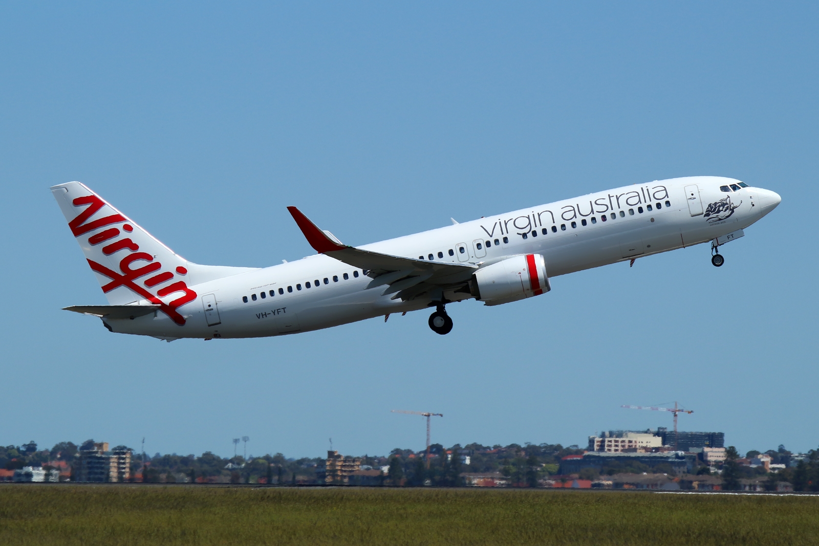 VH-YFT · Boeing 737-8FE(WL) · (SYD / YSSY)