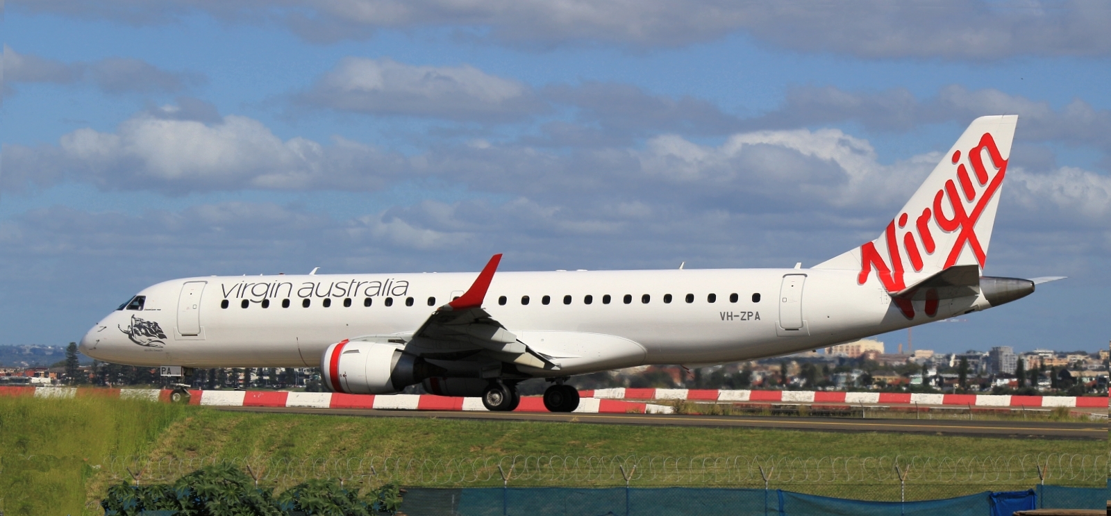 VH-ZPA · Embraer 190-100IGW · (SYD / YSSY)