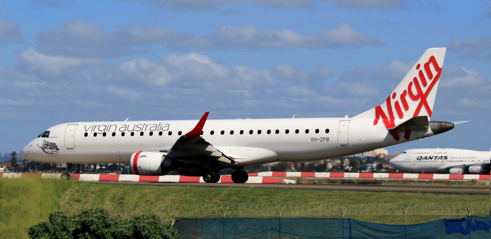 VH-ZPB · Embraer 190-100IGW · (SYD / YSSY)