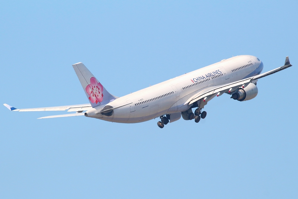 B-18357 · Airbus A330-302 · (SYD / YSSY)