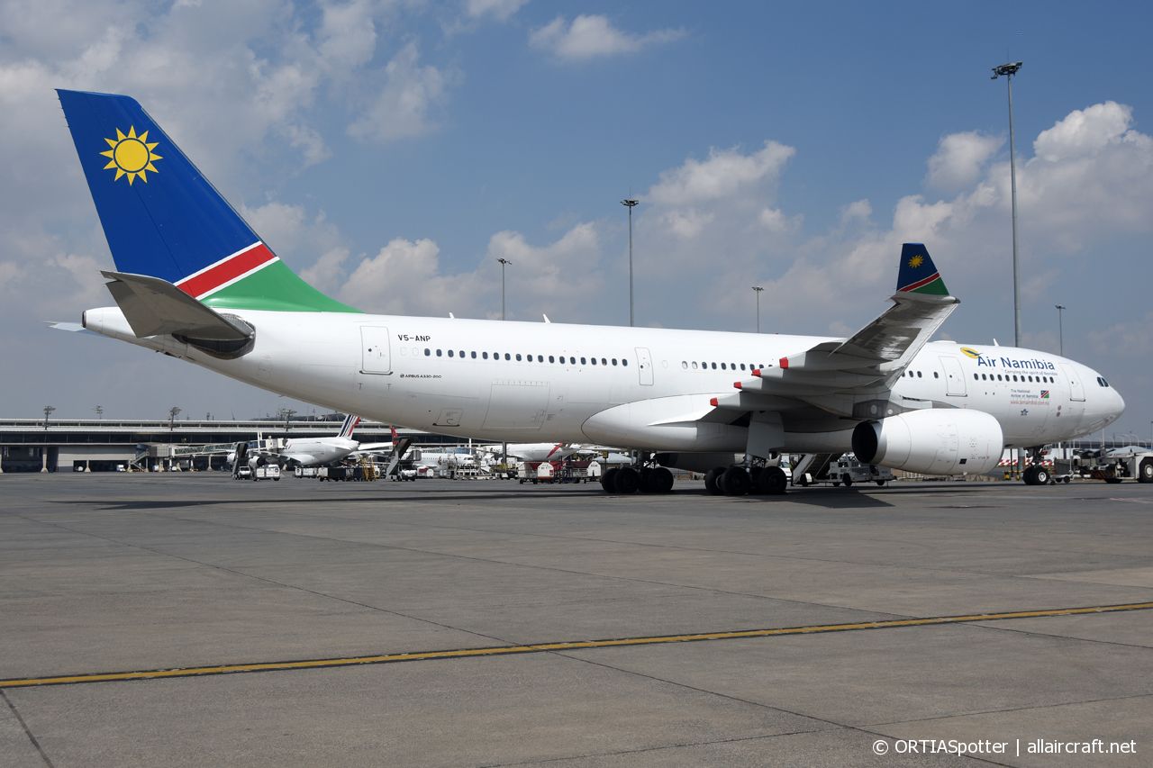 V5-ANP · Airbus A330-243 · (JNB / FAOR)