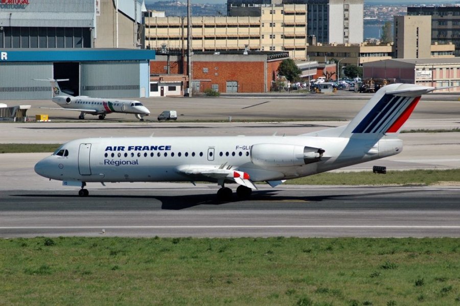 F-GLIS · Fokker 70 · (LIS / LPPT)