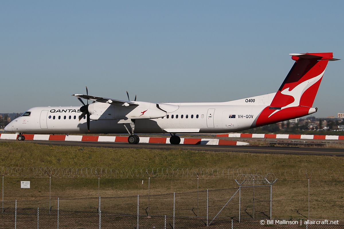 VH-QOV · Bombardier Dash 8-Q402 · (SYD / YSSY)