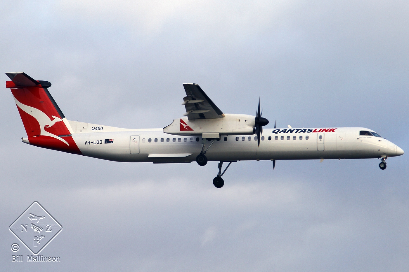 VH-LQD · Bombardier Dash 8-Q402 · (PER / YPPH)