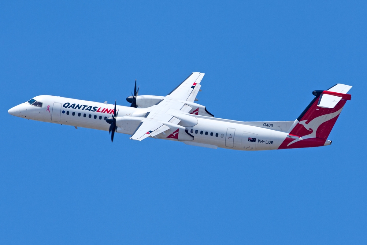 VH-LQB · Bombardier Dash 8-Q402 · (SYD/YSSY)