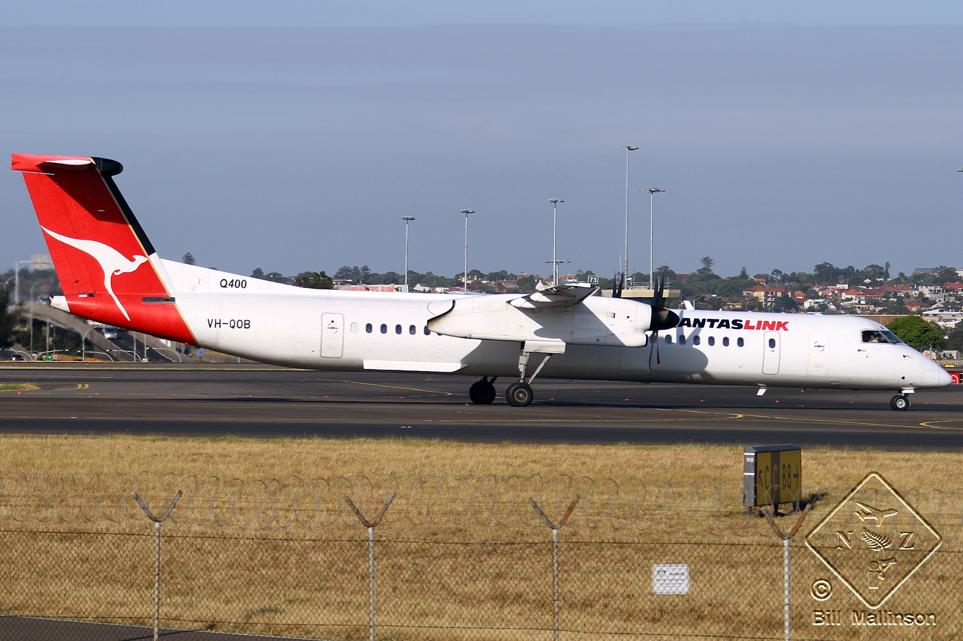 VH-QOB · Bombardier Dash 8-Q402 · (SYD / YSSY)