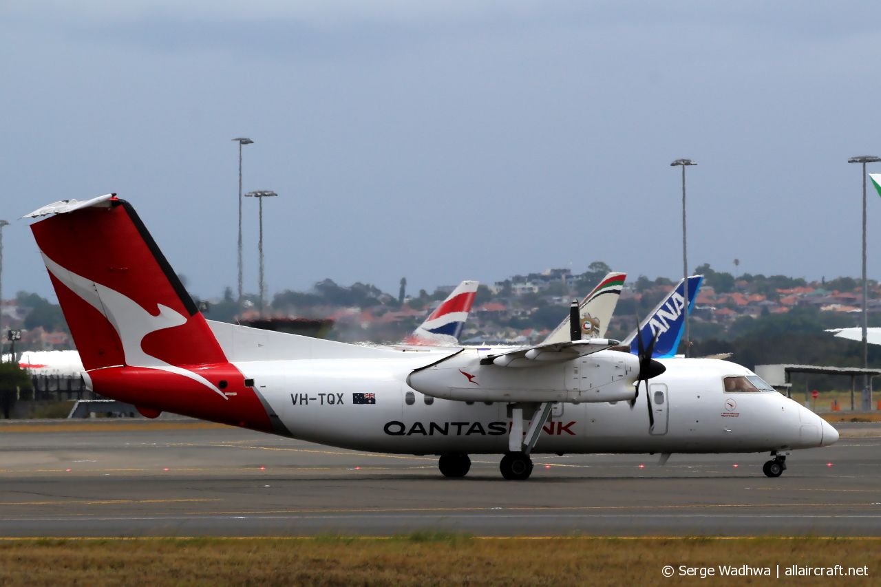 VH-TQX · Bombardier Dash 8-Q202 · (SYD / YSSY)