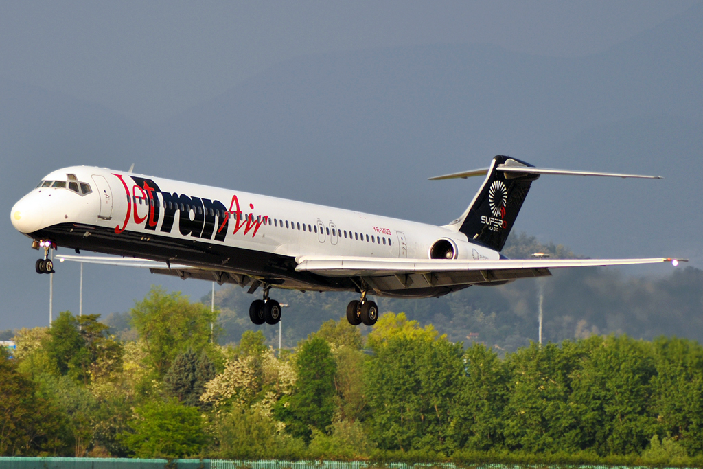 YR-MDS · McDonnell Douglas MD-82 · (BGY / LIME)
