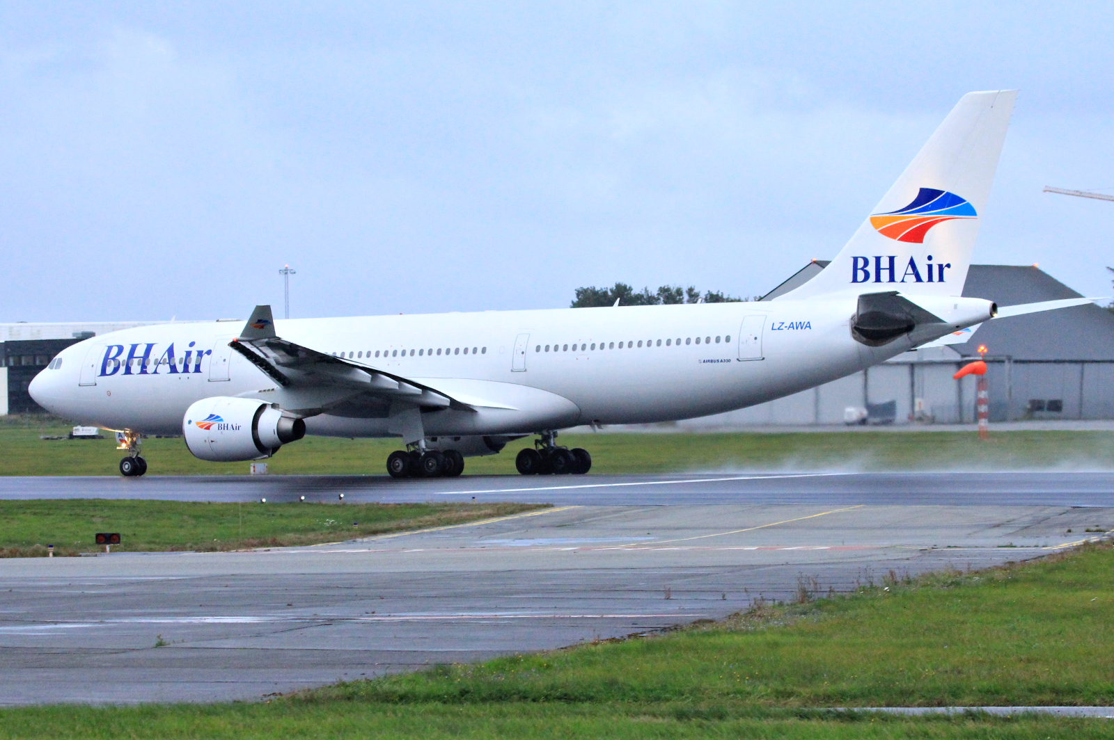 LZ-AWA · Airbus A330-223 · (LPA / GCLP)