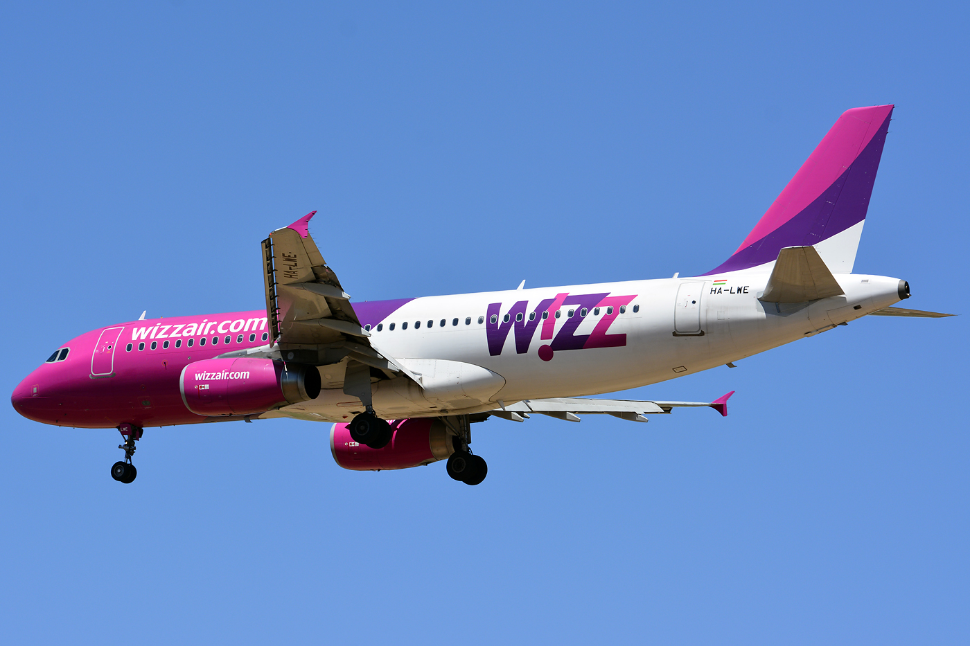 HA-LWE · Airbus A320-232 · (PMI / LEPA / LESJ)