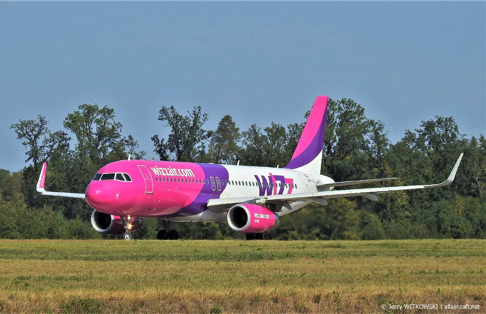 HA-LWQ · Airbus A320-232 · (LUZ / EPLB)