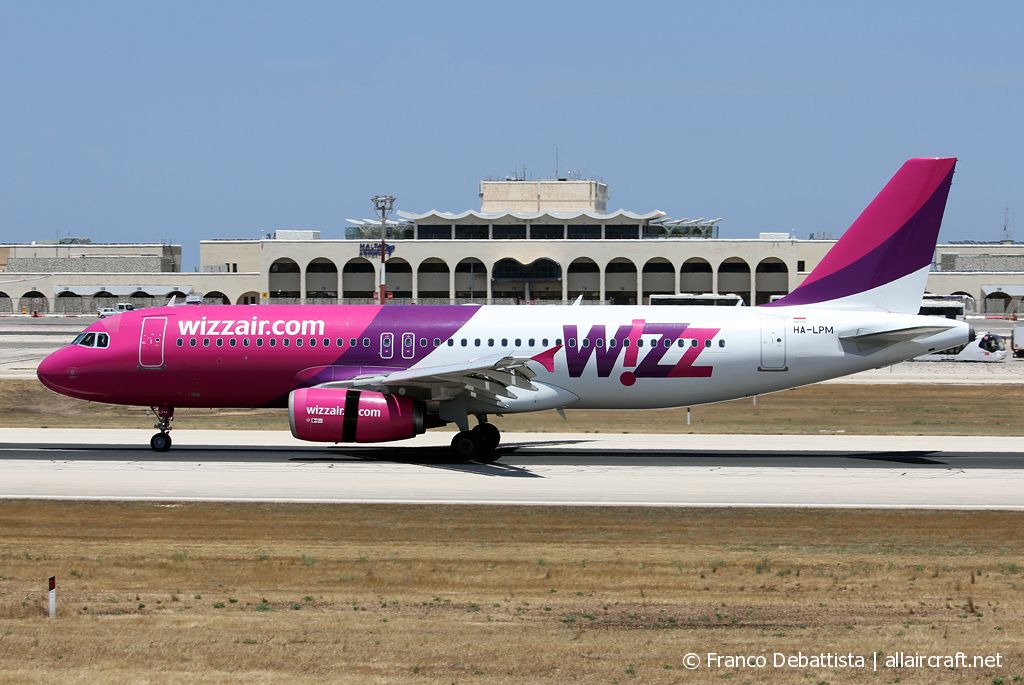 HA-LPM · Airbus A320-232 · (MLA / LMML)