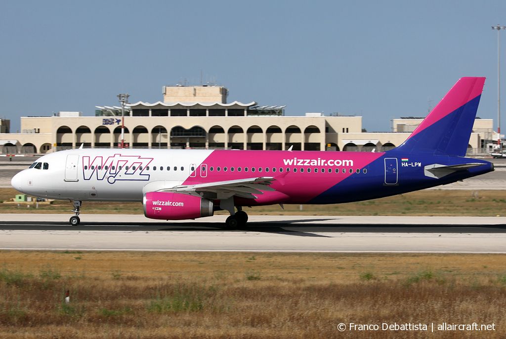 HA-LPW · Airbus A320-232 · (MLA / LMML)