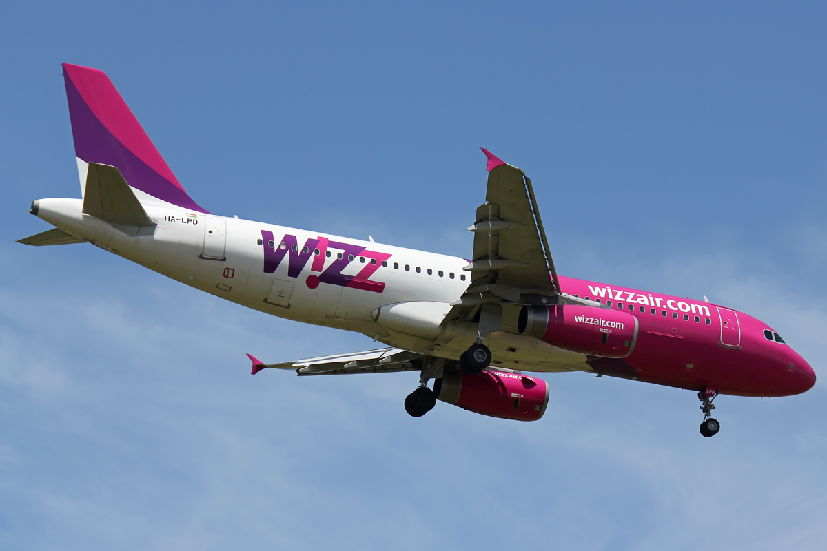 HA-LPD · Airbus A320-233 · (PSA / LIRP)