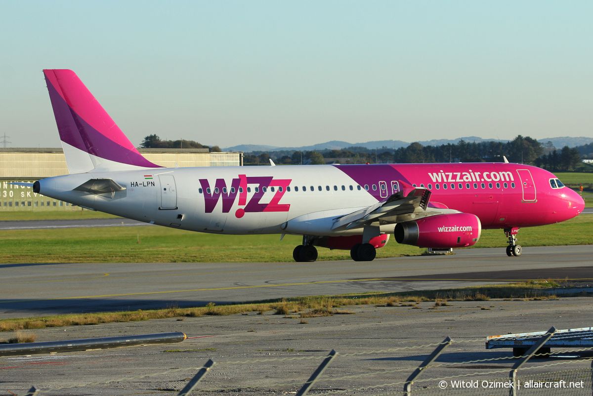 HA-LPN · Airbus A320-232 · (SVG / ENZV)