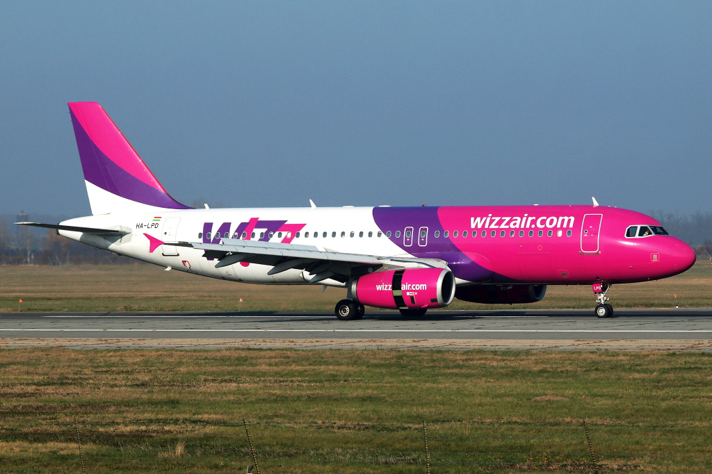 HA-LPD · Airbus A320-233 · (OTP / LROP)